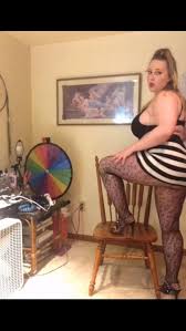 She was on weight, said excitable aussie bridges, sharing footage of herself showing off her tattooed body and changing into a tiny pair of white shorts in between proudly flexing her muscles. Gweenblack Black Light Teasing Show Dancing Manyvids