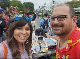 What is the best way to dress as Gadget Hackwrench for Disney bounding?