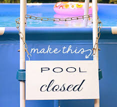 How To Make An Easy Pool Closed Sign Diy Pool Pool Decor Diy Home Crafts