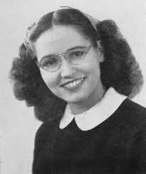 Lois Amato's Instagram, Twitter & Facebook