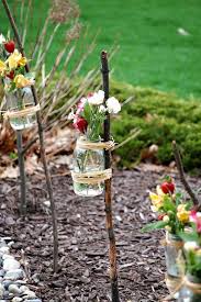 Ich Habe Immer Zu Wenig Platz Fur Blumen Also Hoch Gehts Garten Gartendeko Deko Diy Gartenliebe Gartenlus Glaser Dekorieren Hinterhof Partys Deko Ideen