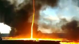 Flamme feuer, feuer, rote sonne, brennendes feuer, kreis png. Seltenes Phanomen Feuer Saule Bis Zum Himmel Flammen Tornado Uberrascht Feuerwehr