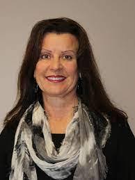 Angela Bascue's Instagram, Twitter & Facebook