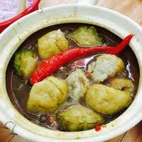Yong tau foo is eaten in numerous ways, either dry with a sauce or served as a soup dish. è'²ç§åå››ç¢'é…¿è±†è…é¥­åº—restoran Yong Tau Foo Puchong Batu 14 Now Closed