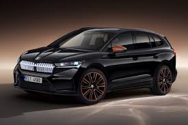 There's also a central armrest in the back that we rarely see in europe's competitive. Skoda Enyaq Iv 2021 Elektro Suv Mit Falscher Bmw Niere