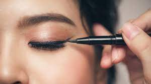 It's makeup staple, and without it, you cannot even claim to have makeup onj. How To Apply Eyeliner Tips Styles Makeup Tutorials