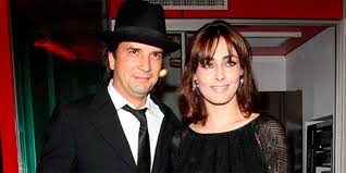 This opens in a new window. La Estupenda Relacion De Javiera Diaz De Valdes Con Su Ex Marido Pablo Mackenna Fui Un Fin De Semana A Su Casa Me Instale Con El Y La Rosa El Tiene A