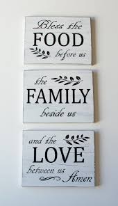 Segne Das Essen Vor Uns Holzgeschnitzte Holzschild Mit Etsy Essen Holzgesch Segne Das Essen Vor Uns Dining Room Trends Sign Quotes Dining Room Wall Decor