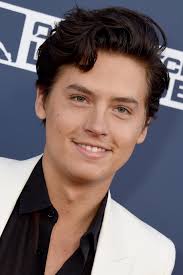 Dylan thomas sprouse and cole mitchell sprouse (born august 4, 1992) are american actors. Cole Sprouse Trolled The Facetune App On Instagram And Lili Reinhart Is So Proud Teen Vogue