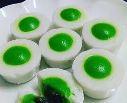 Kuih apam tepung beras atau juga dipanggil ''apom'' merupakan sejenis kuih tradisional yang popular di malaysia. Resepi Kuih Guna Tepung Gandum Sahaja Resepi Merory Sedap Betul
