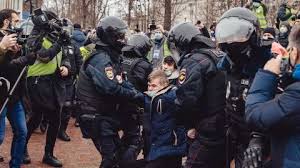 Первые задержания начались за несколько часов до официального старта мероприятия на. Miting V Moskve I Sankt Peterburge 23 Yanvarya Za Navalnogo Vse Novosti Foto Video Rbk Ukraina