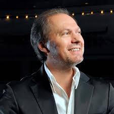 O MUNDO INTEIRO NUMA SINFONIA