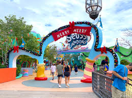 I was expecting some awesome decoration, so i was a little disappointed. Photos Take A Look At All The Holiday Decorations We Found In Universal Orlando S Whoville Allears Net