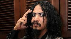 Berendam di Dalam Balok Es Selama 14 Jam, Limbad Kritis