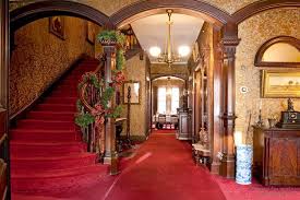 As people move away from the minimalist designs of the 2010s, a lot of victorian styles are starting to pop up. Victorian Interior Design Style Description History Examples And Photos Small Design Ideas