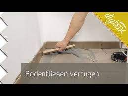 Bodenfliesen Verfugen Ist Nicht Schwer Aber Auch Kein Kinderspiel Doch Mit Unserer Anleitung Wirst Du Dieses Projekt Erfolgreich Meistern
