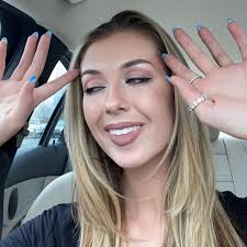 Haley Thomas (@haleynicolethomas) • Instagram photos and videos