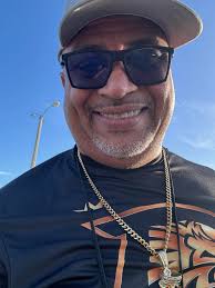 Yadriel "El Electrico"...