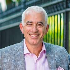 Jeffrey Scott's Instagram, Twitter & Facebook