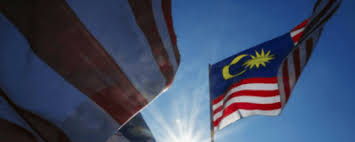 Iluminasi.com ada berkongsi mengenai maksud dan pencipta bendera umno dalam artikel lalu memberikan pencerahan mengenai bendera itu. Sejarah Penciptaan Jalur Gemilang Yang Sepatutnya Diketahui Oleh Seluruh Rakyat Malaysia