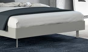 Das bett jalis von interlübke erinnert an ein überdimensionales kissen. Izzy Bett Interlubke Drifte Wohnform
