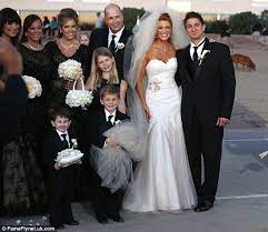 Who Is Angie Everhart Wiki Net Worth Husband Wedding Baby Father