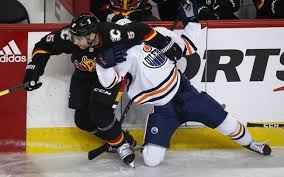 Obtén actualizaciones de la ficha del juego entre calgary flames vs. Calgary Flames Down Edmonton Oilers 6 4 To Kick Off Nhl Season S Battle Of Alberta Lakelandtoday Ca
