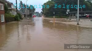 Une femme en pleine inondation s'énerve sur une voiture qui passe le tube officiel est là. Inondation Ollignies Belgique 7 Juin 2016 Youtube
