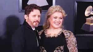 It'll be both a wedding and an elopement. Kelly Clarkson Spotted Without Wedding Ring After Filing For Divorce Entertainment Tonight