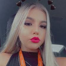 Danielle Langdon's Instagram, Twitter & Facebook