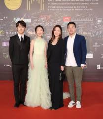 變種病毒 本地遊 馬道立 疫苗 黎智英. 6park Com æ¾³é—¨å½±å±•æ›¾å›½ç¥¥å¸¦ç€å¦»å­éœ²é¢ è¿™å°±æ˜¯æ›¾å¿—ä¼Ÿè®¤å¯çš„å„¿åª³å¦‡