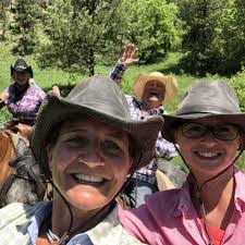 Kara Hills's Instagram, Twitter & Facebook