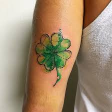 It brings you good luck when you find un trèfle à 4 feuilles. Tatouage Trefle Tattoome Le Meilleur Du Tatouage