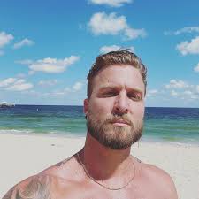 Beach blonde babe #laplaya #miami #fortlauderdale #blonde #gay