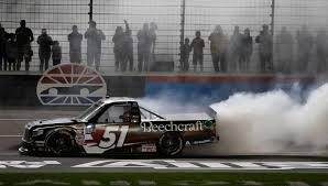After being among a group of drivers to pit on lap 110, moffitt stayed out after the second stage of the race ended on lap 120 to inherit the lead. Nascar Kyle Busch Wins Nascar S Gander Outdoor Truck Series Vankor 350 Fort Worth Star Telegram