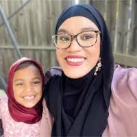 Janelle Sewell's Instagram, Twitter & Facebook