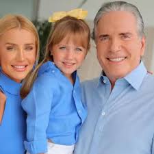 Roberto Justus pede fortuna a professor e psicóloga após ataques à filha