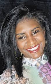 As pretty as she is it shouldn't be hard for her to find the man of her  dreams❤️