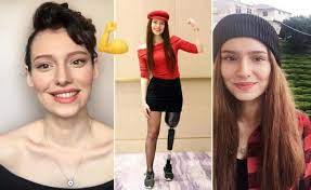 Yep yeni videomla uzun zaman sonra tekrar seninleyim. Neslican Tay A Elestiriler Yagiyor Neslican Tay Kimdir