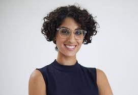 Wear this for if you have an oval face, hairstyles to suit this face shape are unlimited in the case of men. Top Haircuts And Styles For Oval Faces Naturallycurly Com