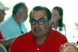 Su golf ayuda a la educación