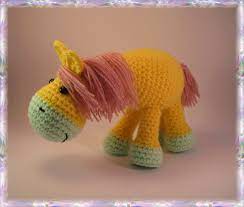 Un Caballito Muy Facil De Hacer Aqui Les Dejo Las Dos Versiones Que He Hecho Una Tipo Fanta Patrones Amigurumi Caballo De Ganchillo Amigurumi Patrones Gratis