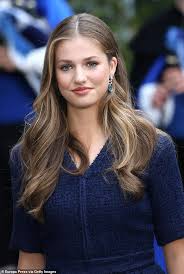 Vương thất T&acirc;y Ban Nha c&ocirc;ng bố ảnh mới giản dị m&agrave; đầy kh&iacute; chất đ&oacute;n tuổi 18  của nữ Th&acirc;n vương