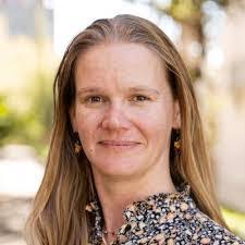 Amy Hintze's Instagram, Twitter & Facebook