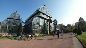 It is open weekdays without charge. Jardin Botanique Lyon Mairie Du 1