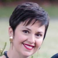 Lea Compton's Instagram, Twitter & Facebook