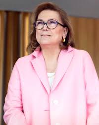 Güler sabanci is the first woman to run sabanci holding, her family business, which was started by her grandfather in the 1930s. Guler Sabanci Dunya Cok Buyuk Bir Sinav Verirken Rehberimizin Bilim Olmali Haberler
