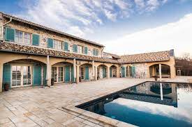 Celebrate your love at villa montana beach resort, where we'll go above and beyond to make your special day exactly as you dreamed it. Villa Vitae Balatonfured Hungary Booking Com