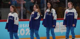 Hockey became an official olympic sport at the london 1908 games when six men's teams competed and england won the gold medal. Datei 2020 01 21 Ceremony Ice Hockey Women S 2020 Winter Youth Olympics By Sandro Halank 023 Jpg Wikipedia