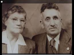 Back in the twenties and thirties, Darlinghurst was a rough and ready area.  Established in 1918, 'The Tradesman's Arms Hotel' bore witness to so much  of the violence. The violence metered out